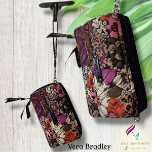 Vera Bradley - wristlet wallet shopping buddy -  floral - lots of room
